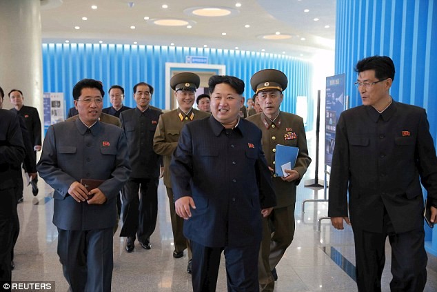 Lãnh đạo Triều Tiên Kim Jong-un thị sát tòa nhà “nguyên tử” mới - ảnh 7