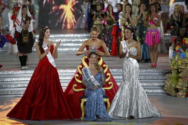 Những giây phút đăng quang đáng nhớ nhất của Miss World - ảnh 1