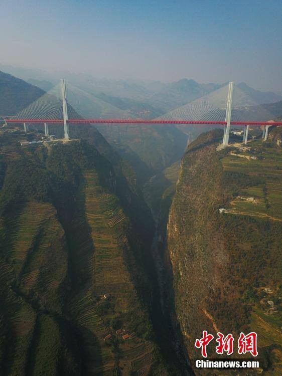 Đi xuyên mây giữa cây cầu cao nhất thế giới - ảnh 2