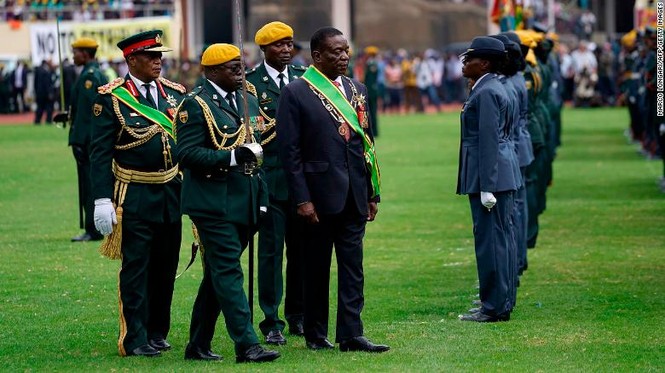 Người dân Zimbabwe reo hò mừng tân tổng thống nhậm chức - ảnh 6