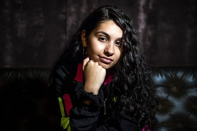 Ngôi sao Grammy Alessia Cara chào sân 2020 bằng ca khúc nhạc phim của Netflix - ảnh 2