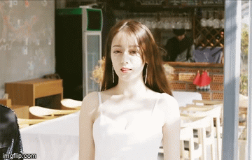 Địch Lệ Nhiệt Ba xinh như thiên thần trong phim mới