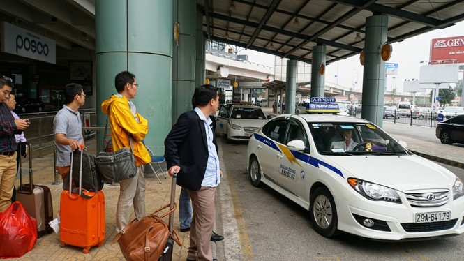 Nội Bài đặt luật riêng cho taxi sân bay? - ảnh 1