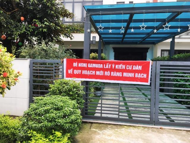 Cư dân căng băng rôn phản đối Gamuda Gardens lật kèo - ảnh 2