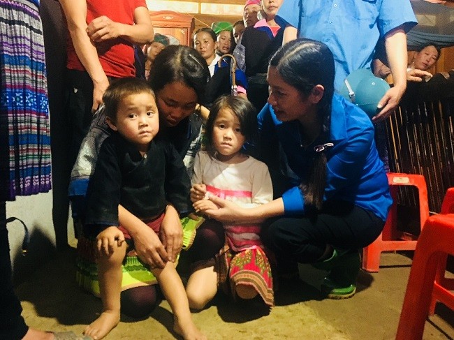 Thanh niên, bộ đội dựng nhà, san đường cho dân sau lũ tại Yên Bái - ảnh 4