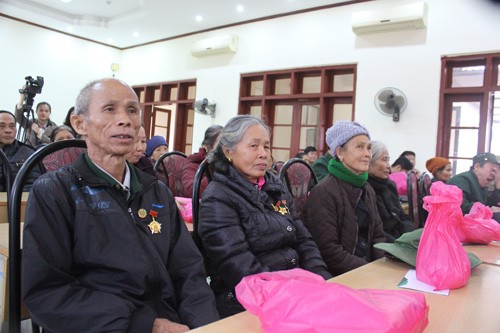 Ấm áp ngày đưa Tết đến sớm với cựu thanh niên xung phong Lạng Sơn - ảnh 1