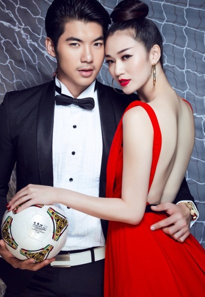Khánh My kiêu sa bên cúp vàng trước chung kết World Cup - ảnh 14