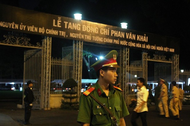 Linh cữu cố Thủ tướng Phan Văn Khải về đến Hội trường Thống Nhất - ảnh 5