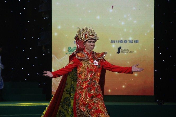 3 thế hệ cùng trình diễn tại chung kết 'Duyên dáng áo dài TPHCM' - ảnh 3