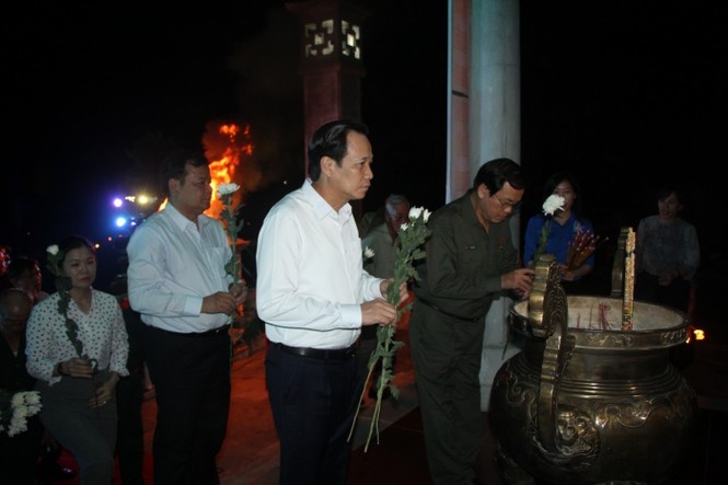 Thắp sáng nghĩa tình đồng đội ở nghĩa trang Quốc gia Đồi 82 - ảnh 13