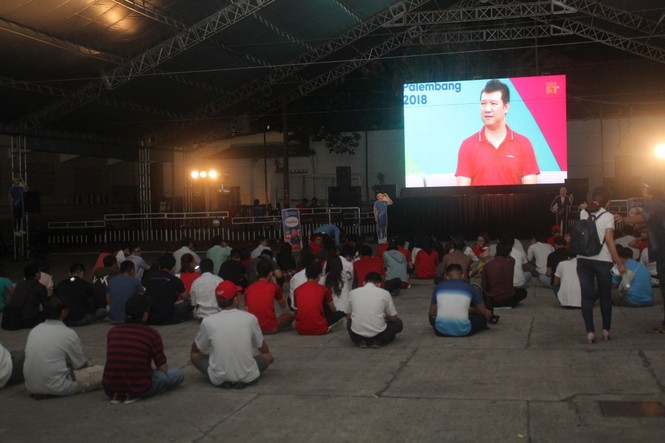 Ngợp trong sắc đỏ CĐV 'truyền lửa' cho Olympic Việt Nam - ảnh 14