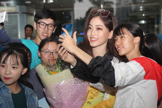 Á hậu Phương Nga rạng rỡ trở về sau chung kết Miss Grand International - ảnh 10