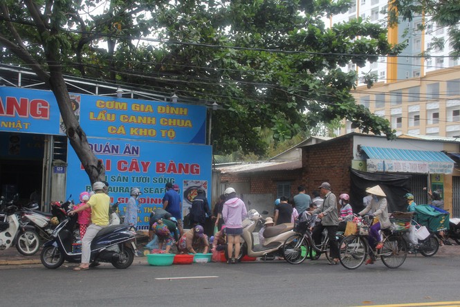 Vũng Tàu tất bật khắc phục hậu quả bão số 9 - ảnh 13