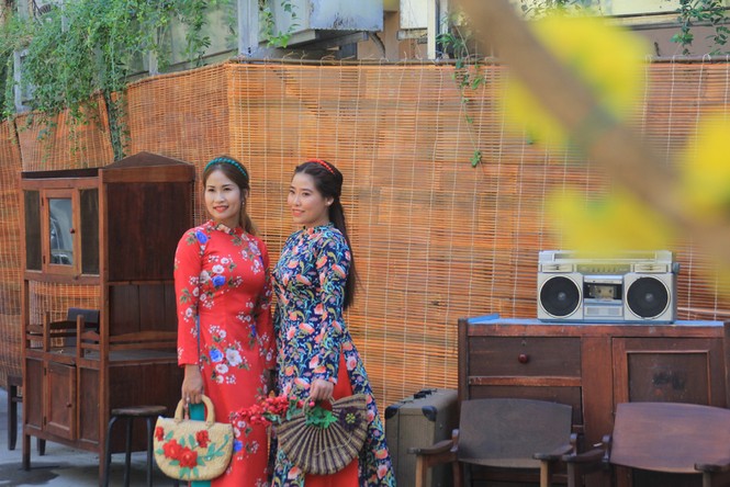 Bạn trẻ đắm say đón xuân cùng không gian sắc xuân hoài cổ - ảnh 5