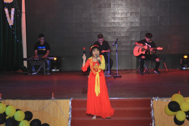 Nguyễn Hiếu Minh đăng quang Hoa khôi “Duyên dáng sinh viên Kinh tế - Luật 2019” - ảnh 2