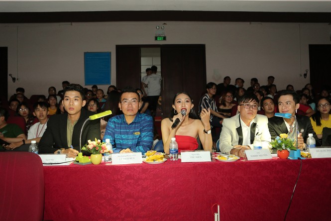 Nguyễn Hiếu Minh đăng quang Hoa khôi “Duyên dáng sinh viên Kinh tế - Luật 2019” - ảnh 8