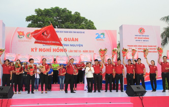 Đội ngũ lao động trẻ TPHCM ra quân chiến dịch