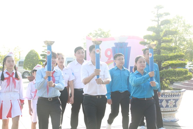 Tuổi trẻ TPHCM bắt đầu chuỗi hoạt động kỷ niệm 90 năm thành lập Đảng Cộng sản - ảnh 6