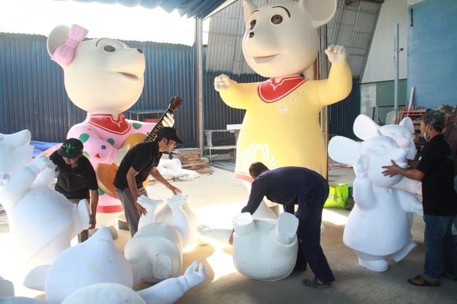 Hé lộ tạo hình nhà chuột tại đường hoa Tết ở phố Nguyễn Huệ - ảnh 9