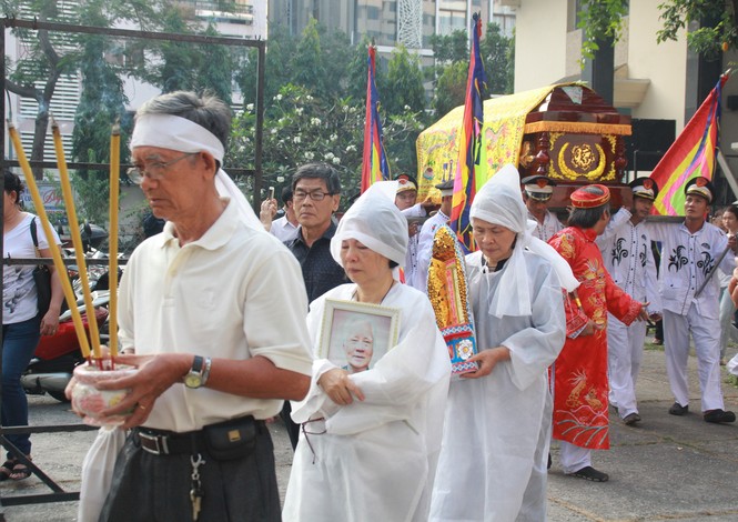 Tiễn đưa nhạc sỹ Nguyễn Văn Tý về nơi an nghỉ - ảnh 17
