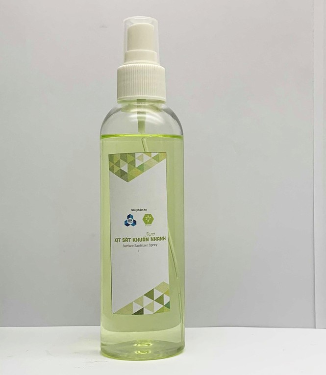 Thầy trò Đại học Bách khoa TPHCM chế tạo nước rửa tay phòng dịch corona - ảnh 3