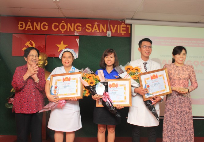 Trao giải thưởng Phạm Ngọc Thạch cho 28 y bác sĩ trẻ TPHCM - ảnh 4