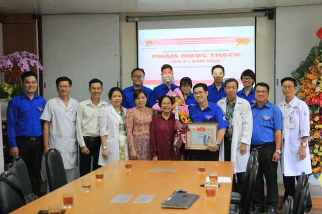 Trao giải thưởng Phạm Ngọc Thạch cho 28 y bác sĩ trẻ TPHCM - ảnh 3