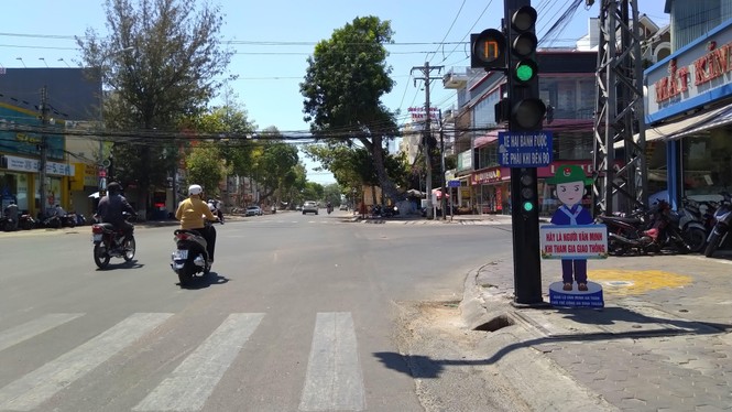 Karaoke, bar, phòng trà phố biển Phan Thiết 'ngủ đông' phòng dịch Covid-19 - ảnh 14