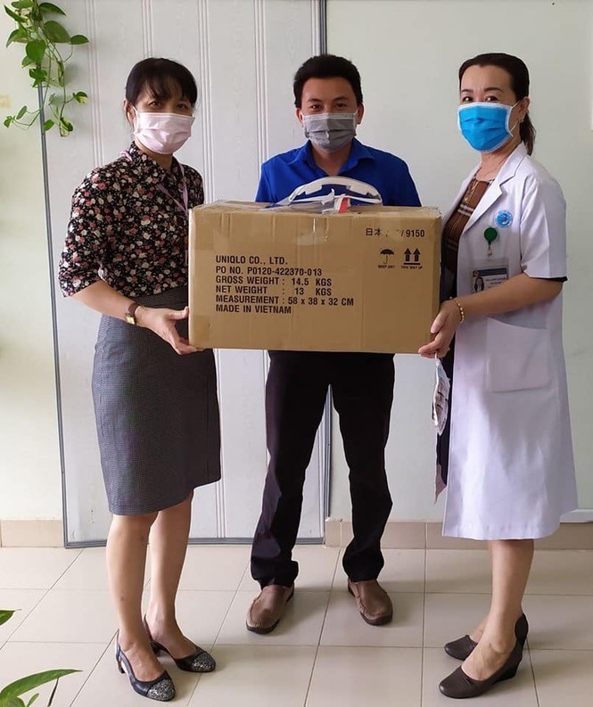 Tuổi trẻ BVĐK Bình Thuận làm kính bảo hộ tặng y bác sỹ chống dịch | Giới trẻ 5 Tuổi trẻ BVĐK Bình Thuận làm kính bảo hộ tặng y bác sỹ chống dịch - ảnh 2