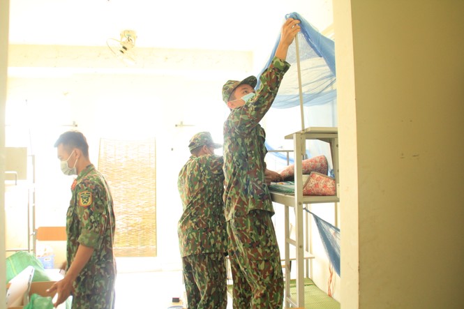 Tình nguyện viên ở Ký túc xá làm nơi cách ly - ảnh 12
