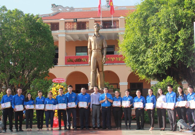 Tuyên dương 78 tập thể, cá nhân học tập và làm theo lời Bác - ảnh 2