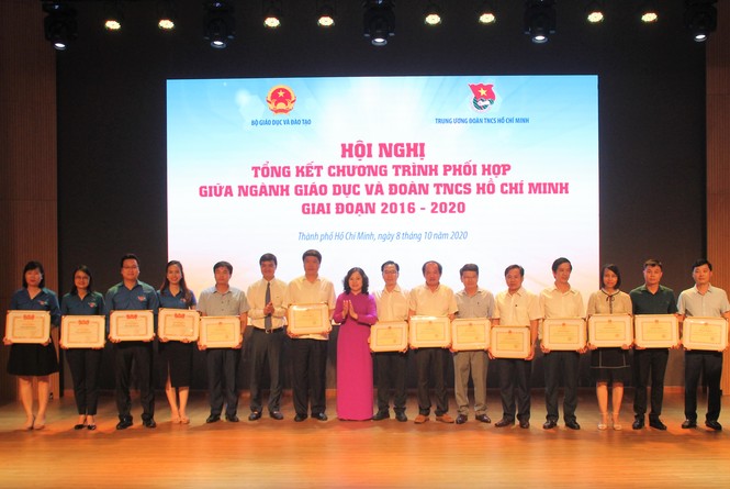 Phát huy tốt tiềm năng, vai trò của HSSV, cán bộ, giảng viên, giáo viên trẻ - ảnh 1