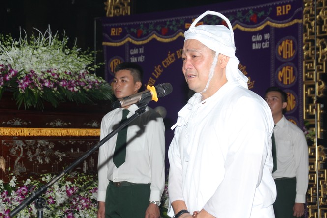 Lý Hùng nghẹn ngào nói lời tri ân trước giờ đưa NSND Lý Huỳnh về nơi an nghỉ cuối cùng - ảnh 13