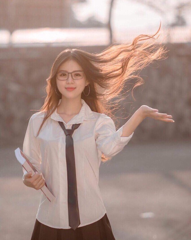 Nữ sinh ĐH Nông Lâm TPHCM dự thi HHVN “muốn có tháng năm rực rỡ” - ảnh 4