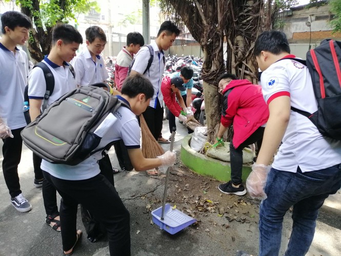 Hơn 1.000 học sinh, sinh viên TPHCM ký cam kết không sử dụng ly nhựa, ống hút, Trường ĐH Công nghiệp Thực phẩm TPHCM (HUFI), Trung tâm Giáo dục phổ thông - Hufi, Trường THPT Trần Quốc Toản - ảnh 5