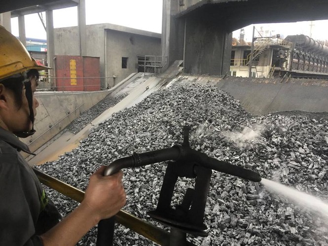 Cháy cty Thép Hòa Phát, 3 người chết: Do xỉ hàn sửa chữa lò thổi - ảnh 1