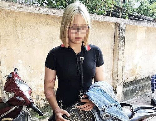 Vi phạm giao thông, thiếu nữ Hà Nội tăng ga tông gục 2 cảnh sát - ảnh 1
