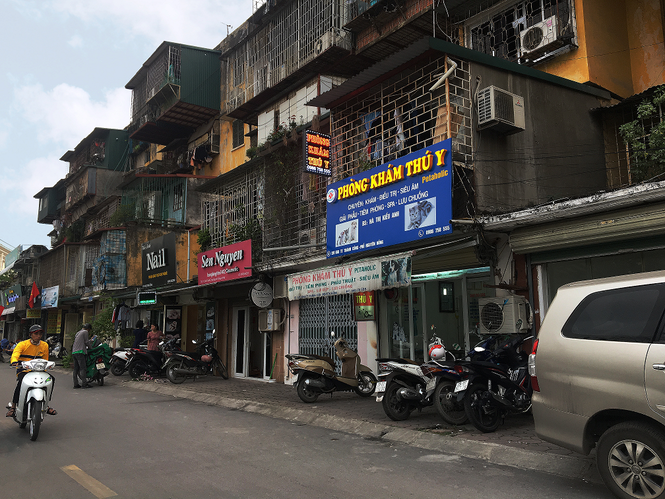 Sống sợ hãi trong khu tập thể 'nguy hiểm nhất thủ đô' - ảnh 8