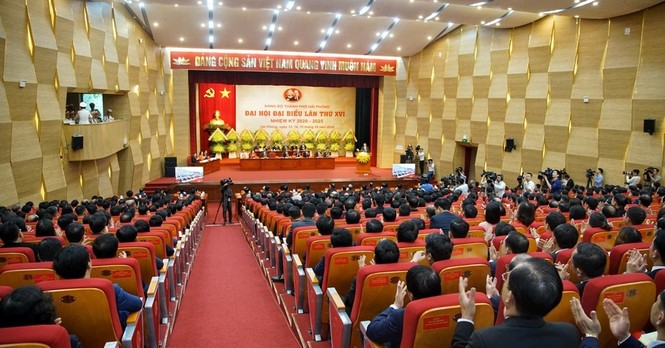 Prime Minister Nguyen Xuan Phuc leads the Hai Phong Party Committee Congress - Photo 1