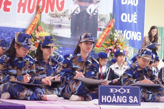 Cảnh sát biển đồng hành với ngư dân - ảnh 3