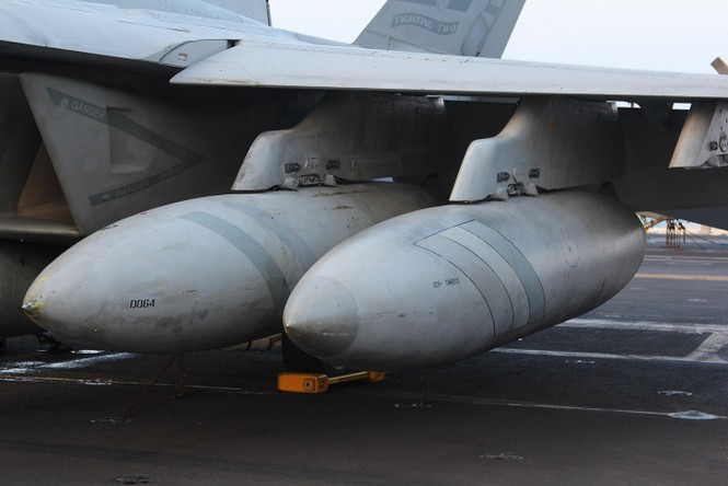 Cận cảnh kho vũ khí 'khủng' trên tàu sân bay USS Carl Vinson ở Đà Nẵng - ảnh 3