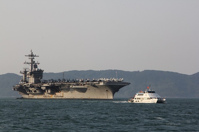 Cận cảnh kho vũ khí 'khủng' trên tàu sân bay USS Carl Vinson ở Đà Nẵng - ảnh 17