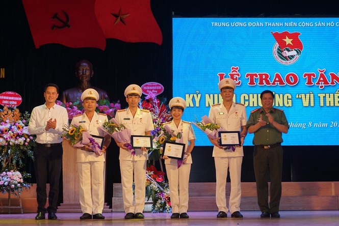 Vinh quang Công an nhân dân Việt Nam - ảnh 1