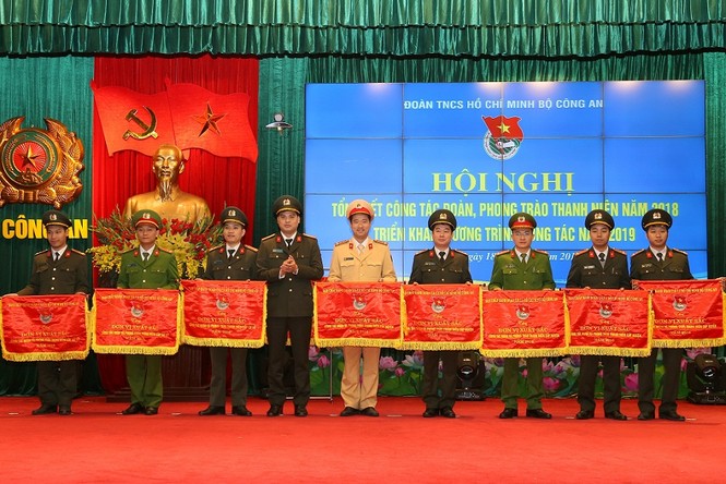 Thanh niên Công an tình nguyện vì nhân dân phục vụ - ảnh 4