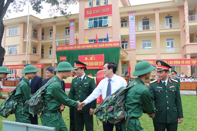 Hơn 2.000 thanh niên đất Tổ lên đường nhập ngũ năm 2019 - ảnh 1