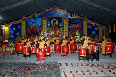 Hàng ngàn người dự Đêm hội Hoa đăng Tây Thiên - ảnh 7