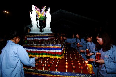 Hàng ngàn người dự Đêm hội Hoa đăng Tây Thiên - ảnh 10