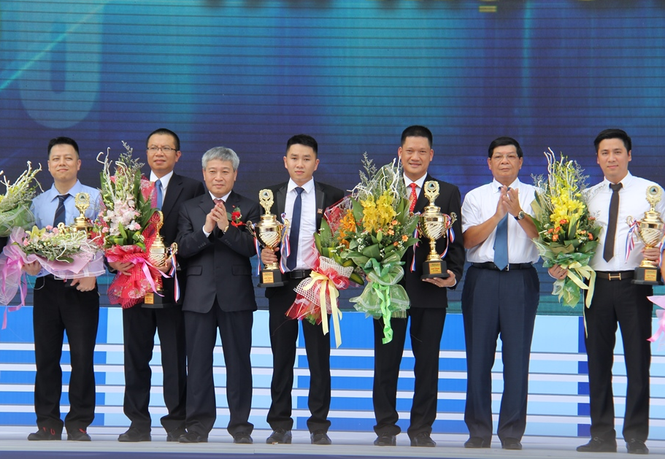 Ông nhựa Hoa Sen “tiến quân” ra Bắc - ảnh 1
