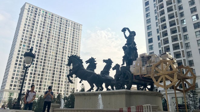 Royal City thành “siêu” Gallery - ảnh 7