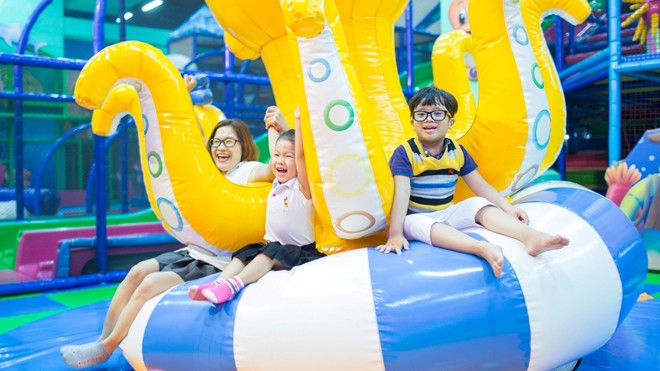 Hàng nghìn du khách tới vui chơi tại Asia Park 2 ngày cuối tuần - ảnh 1